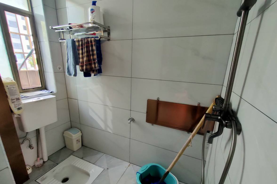 娄底技师学院家属院  3室2厅1卫    1800.0元/月室内图