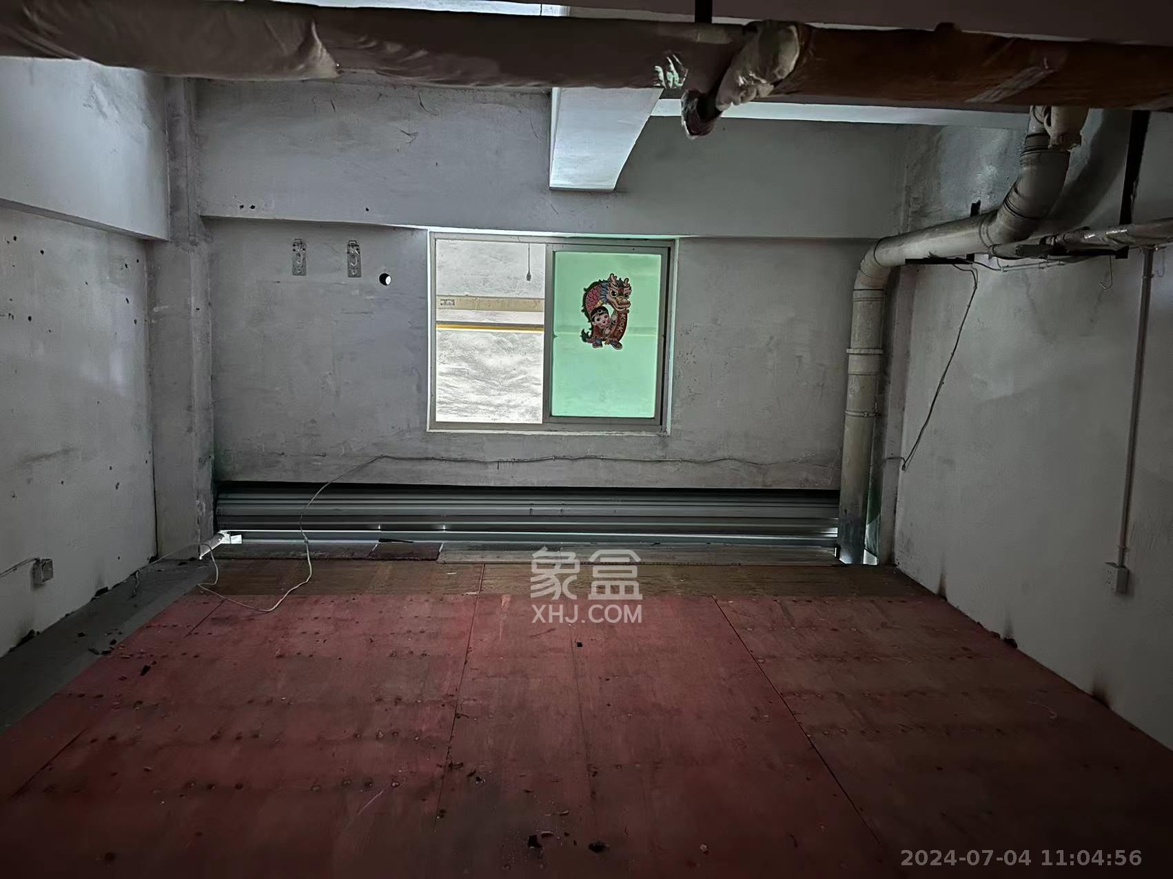 中南汽车世界   22.0㎡      5000.0元/月室内图