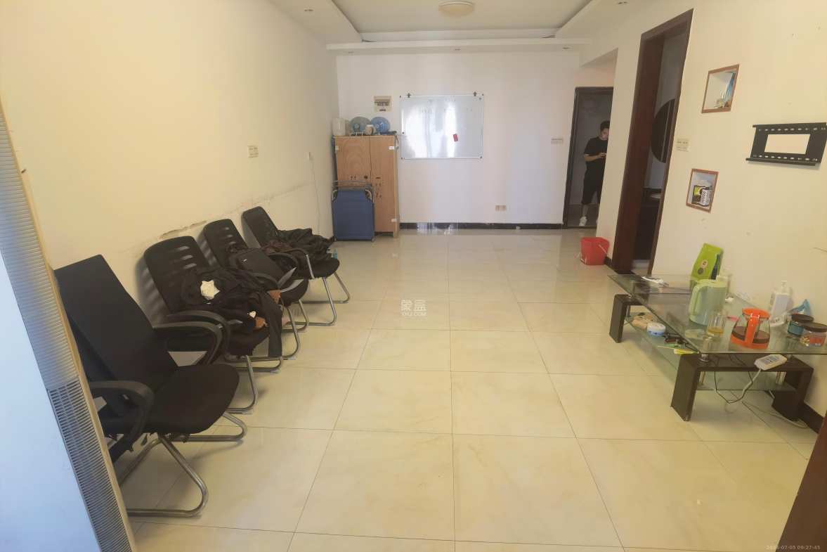 建鸿达现代公寓  2室2厅1卫   2200.00元/月室内图