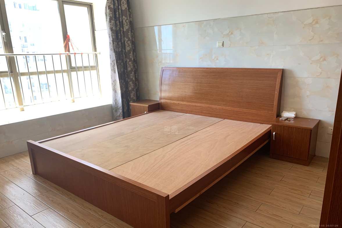 新城首座  3室2厅2卫   1800.00元/月室内图
