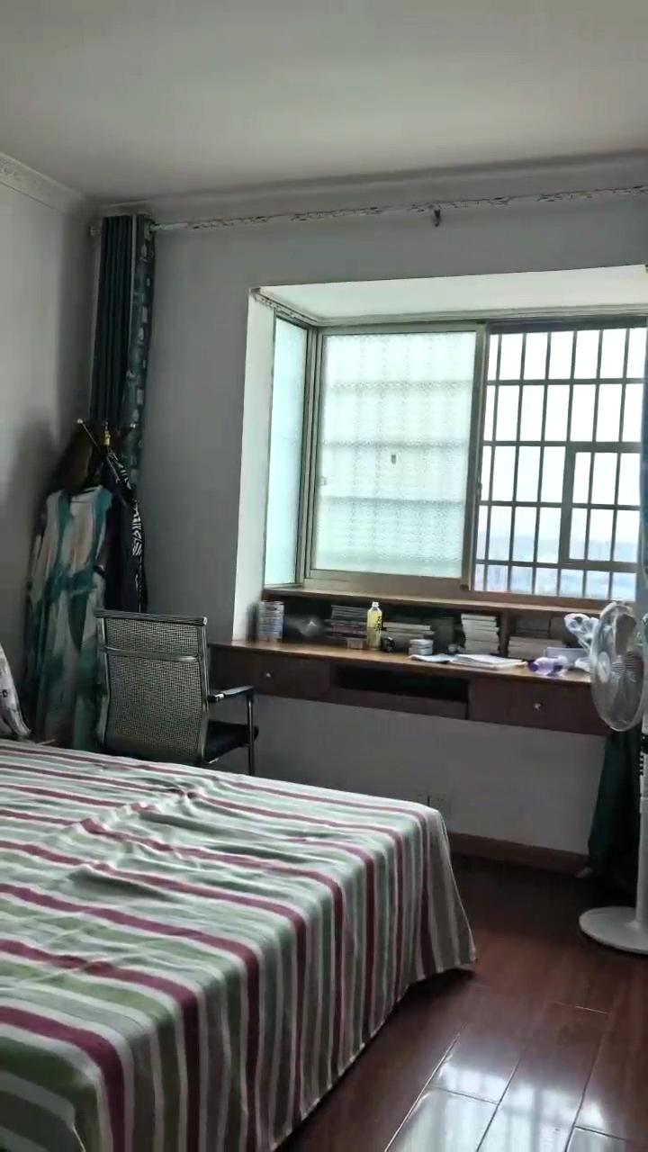 锦绣华庭 3室2厅2卫 69.0万 锦绣华庭 3室2厅2卫 69.0万客厅