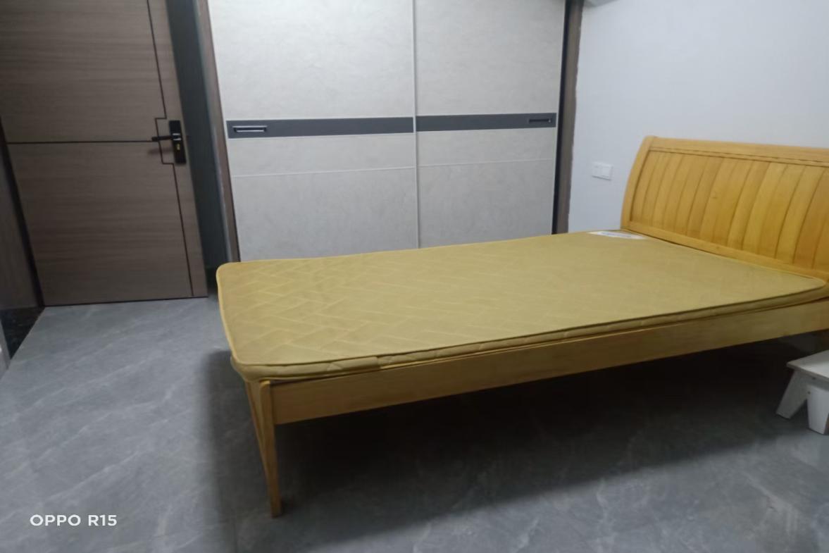 滨江名都  3室1厅1卫    1800.0元/月室内图