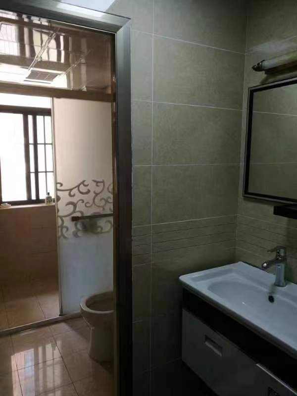 香江水岸新城  3室2厅2卫   2600.00元/月室内图1