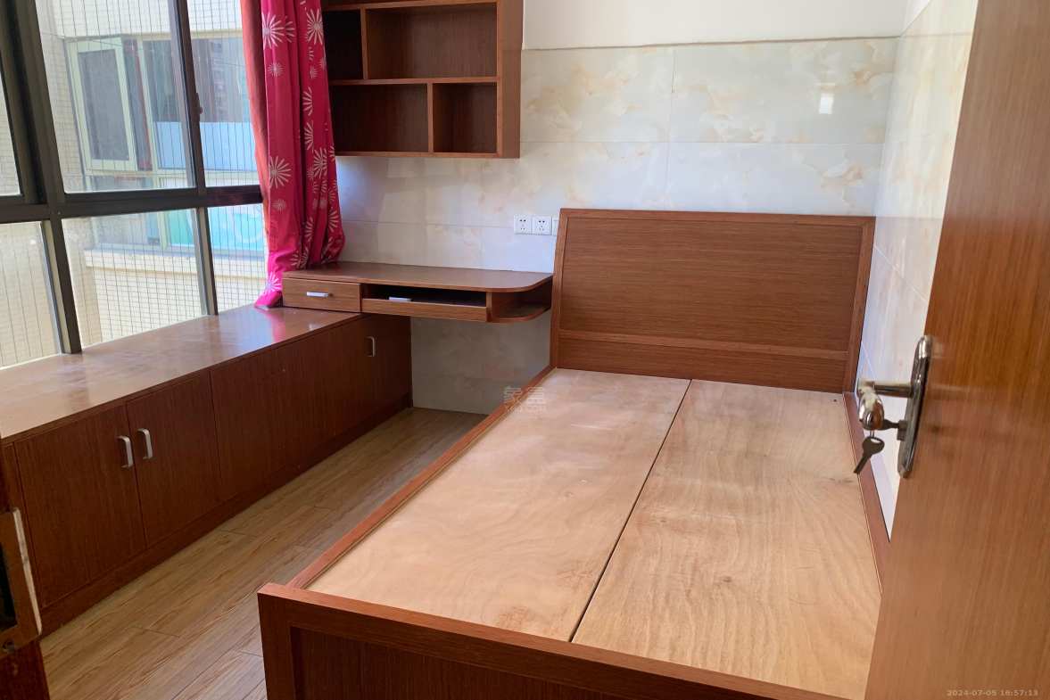 新城首座  3室2厅2卫   1800.00元/月室内图