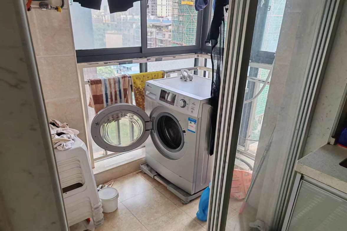 中泰峰境  3室2厅2卫   56.80万室内图1