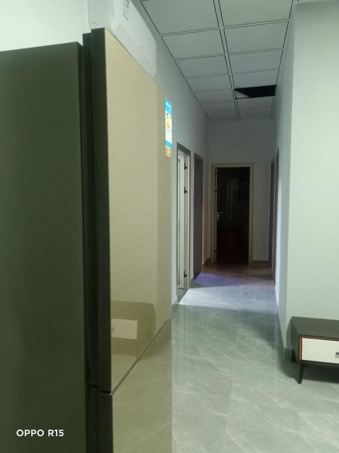 滨江名都  3室1厅1卫    1800.0元/月室内图