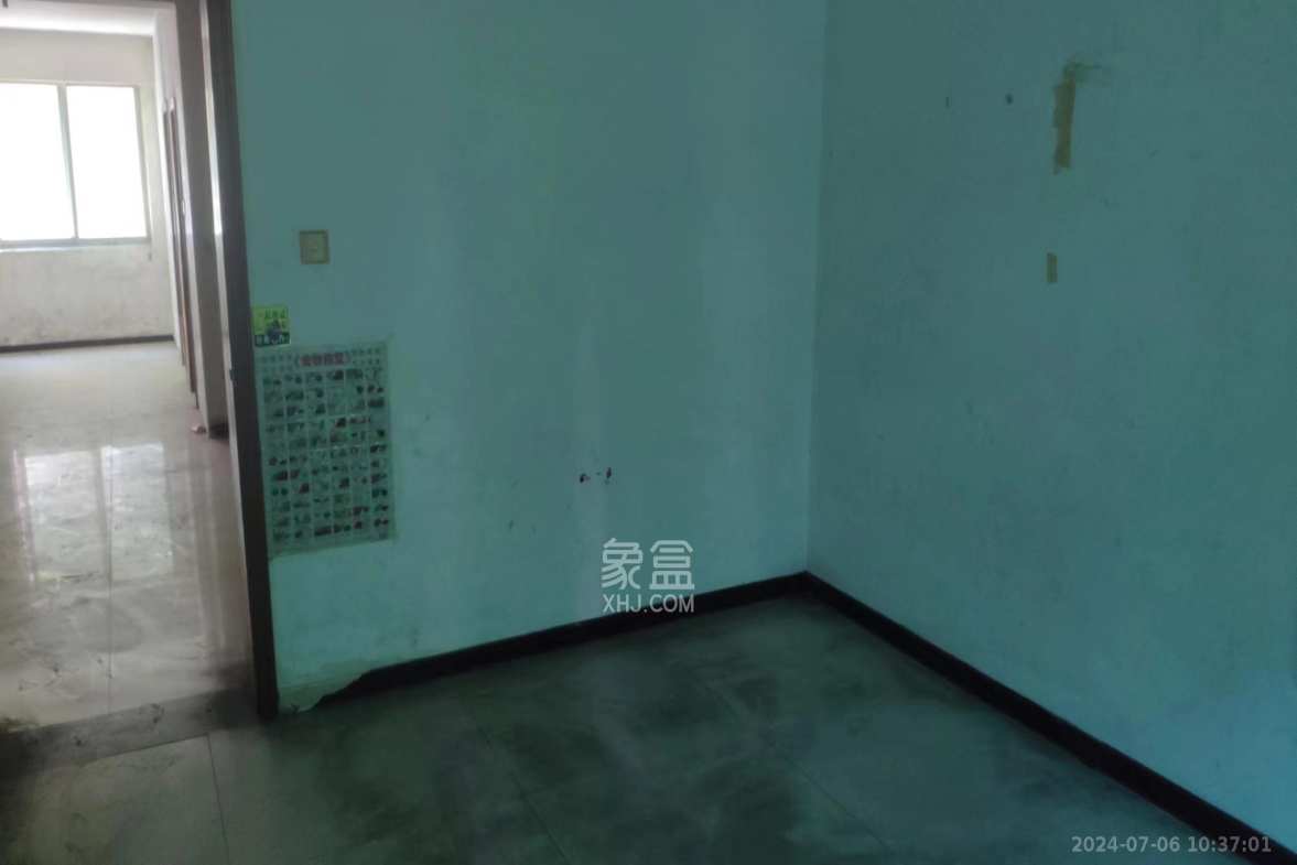 中南汽车世界  2室2厅1卫   1000.00元/月室内图