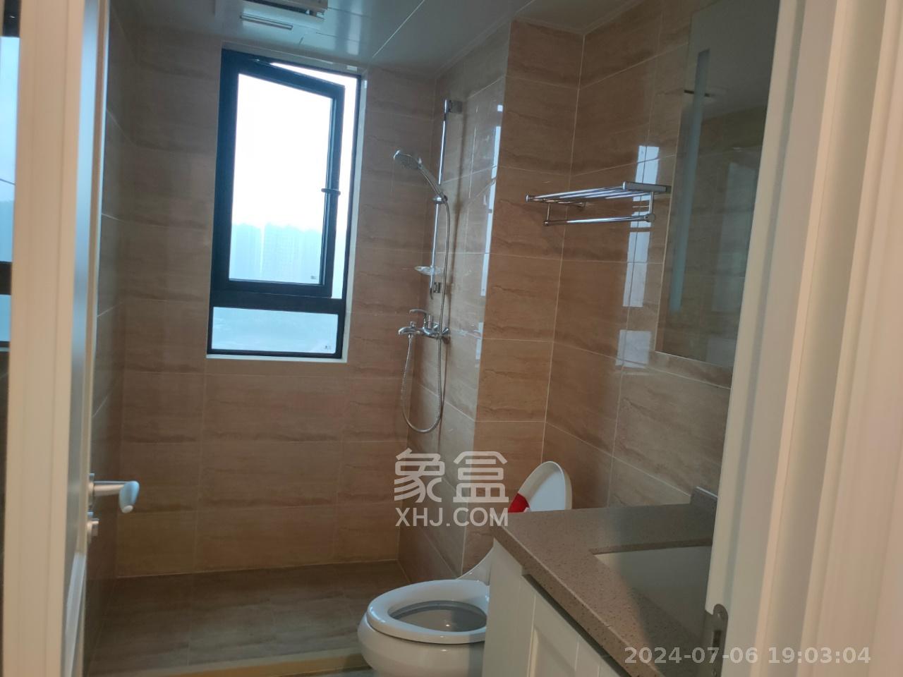万科魅力之城锋镜里  3室2厅2卫   3300.00元/月