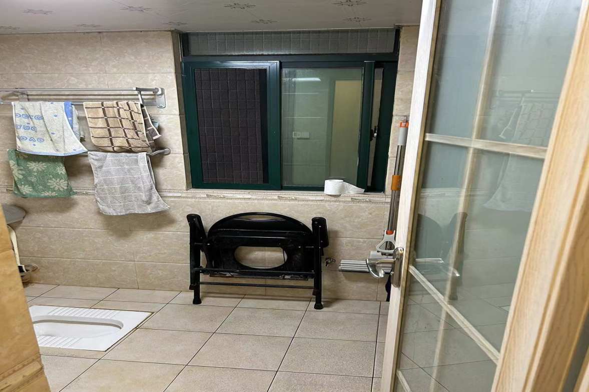 沐林美郡  4室2厅2卫   65.00万客厅