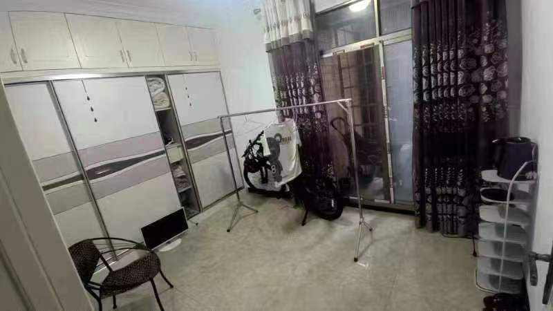 檀香山 4室2厅2卫 2200.0元/月 檀香山 4室2厅2卫 2200.0元/月室内图