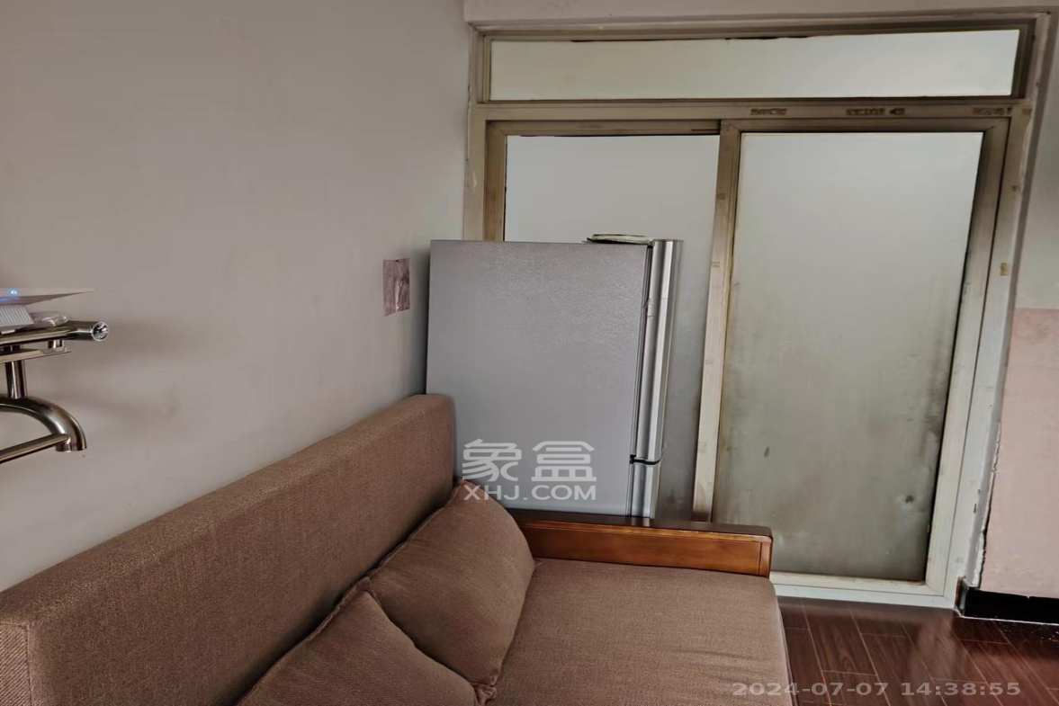中盛小家碧寓  1室1厅1卫   1200.00元/月室内图1