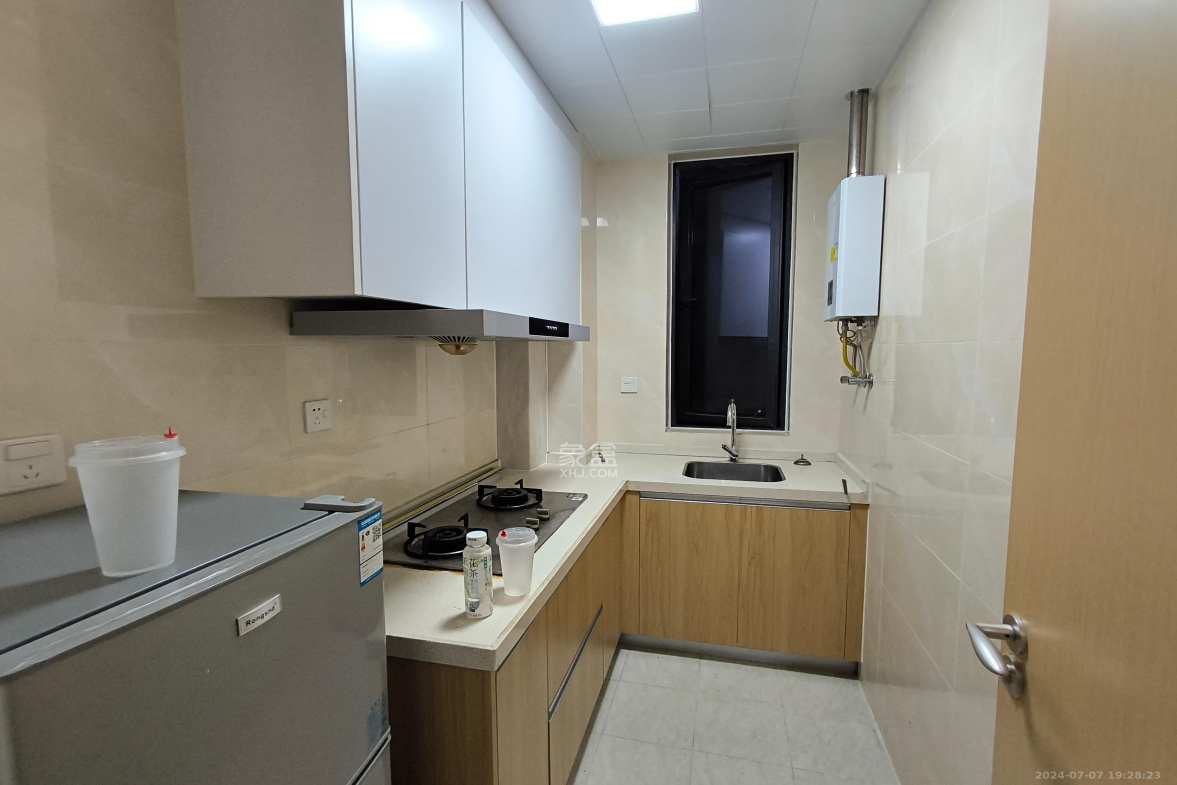 启迪协信中心  2室1厅1卫    2900.0元/月室内图