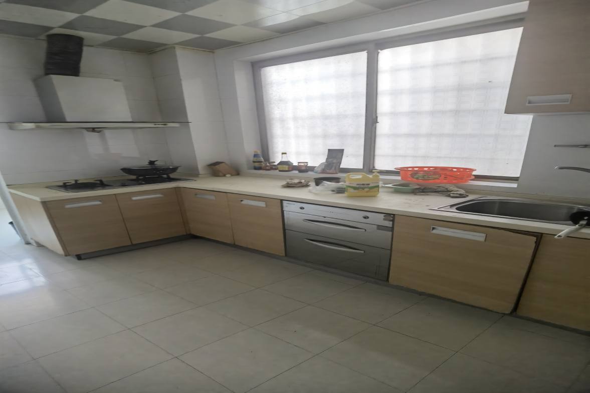 御园小区  4室2厅2卫    1400.0元/月室内图