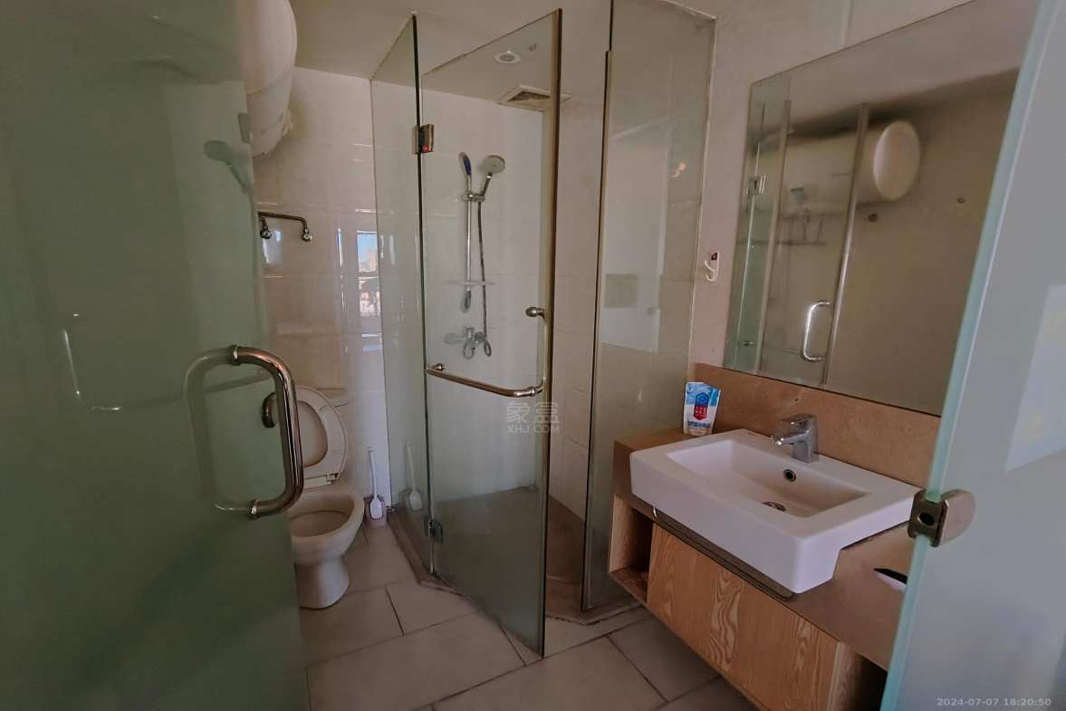 大汉希尔顿  1室1厅1卫    1300.0元/月 大汉希尔顿  1室1厅1卫    1300.0元/月室内图