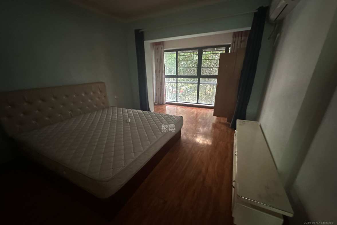 家兴苑  1室2厅2卫    2200.0元/月 家兴苑  1室2厅2卫    2200.0元/月室内图