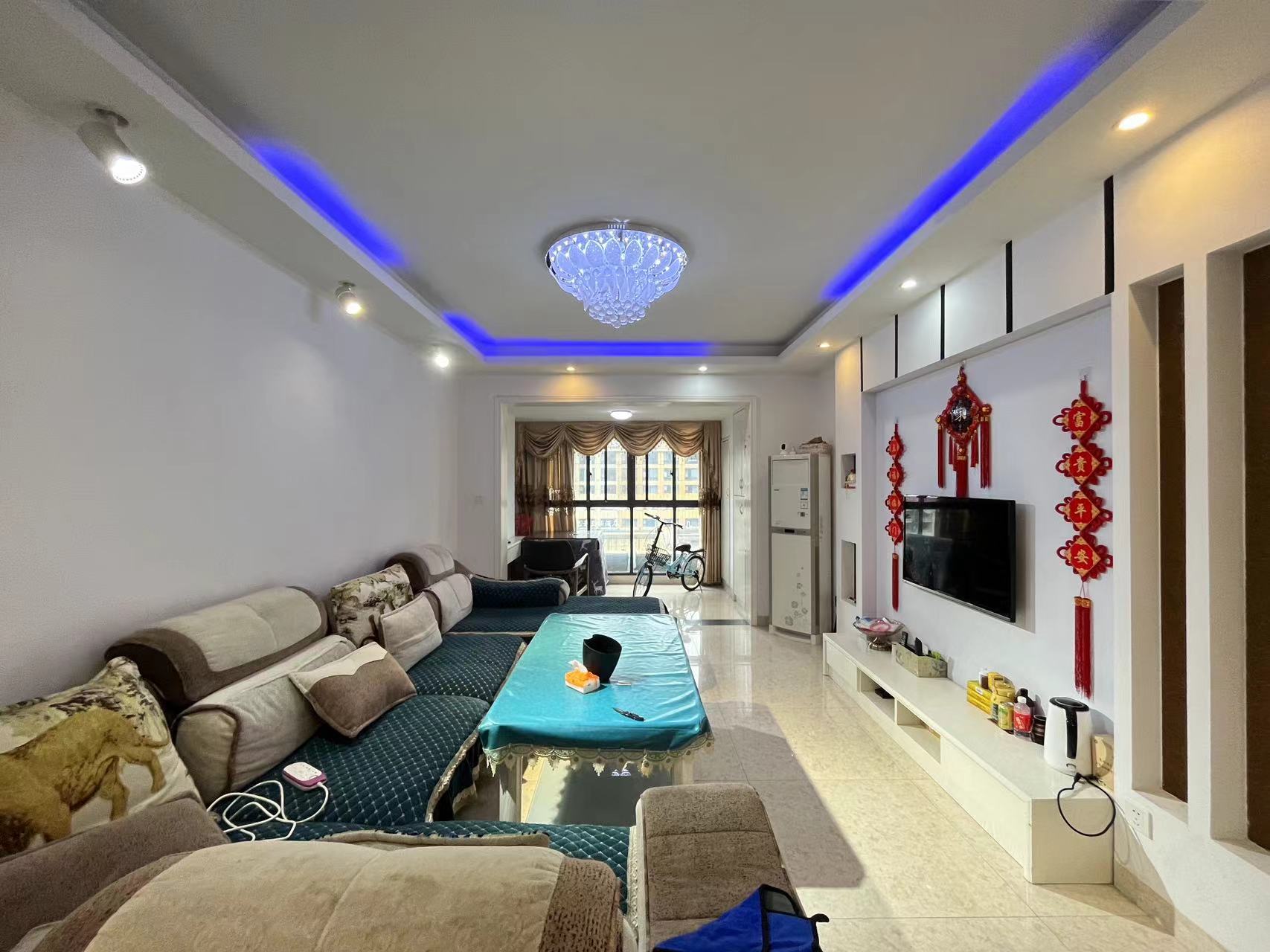 檀香山  3室1厅2卫    2000.0元/月