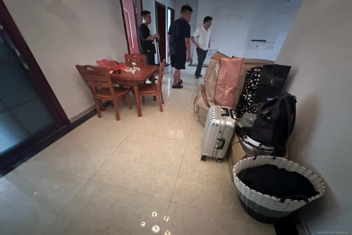 家兴苑  1室2厅2卫    2200.0元/月 家兴苑  1室2厅2卫    2200.0元/月室内图