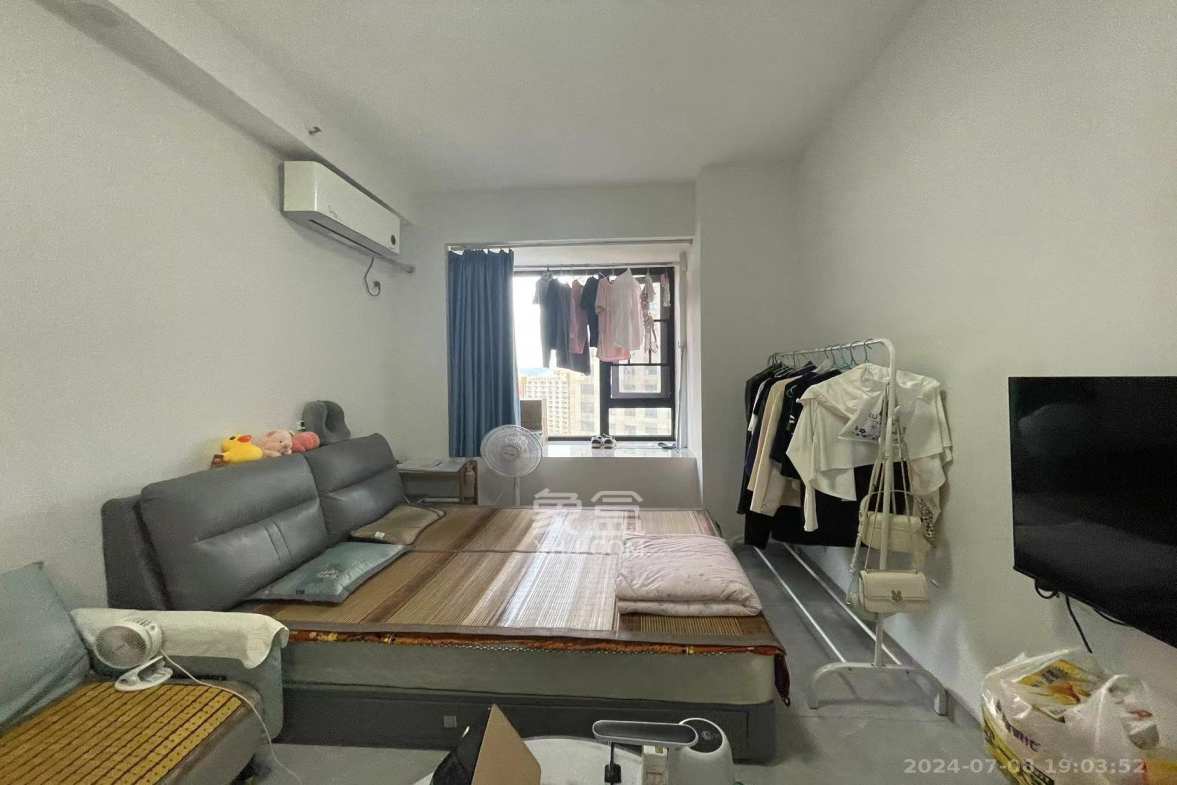保利麓谷林语I区  1室1厅1卫    1550.0元/月室内图1