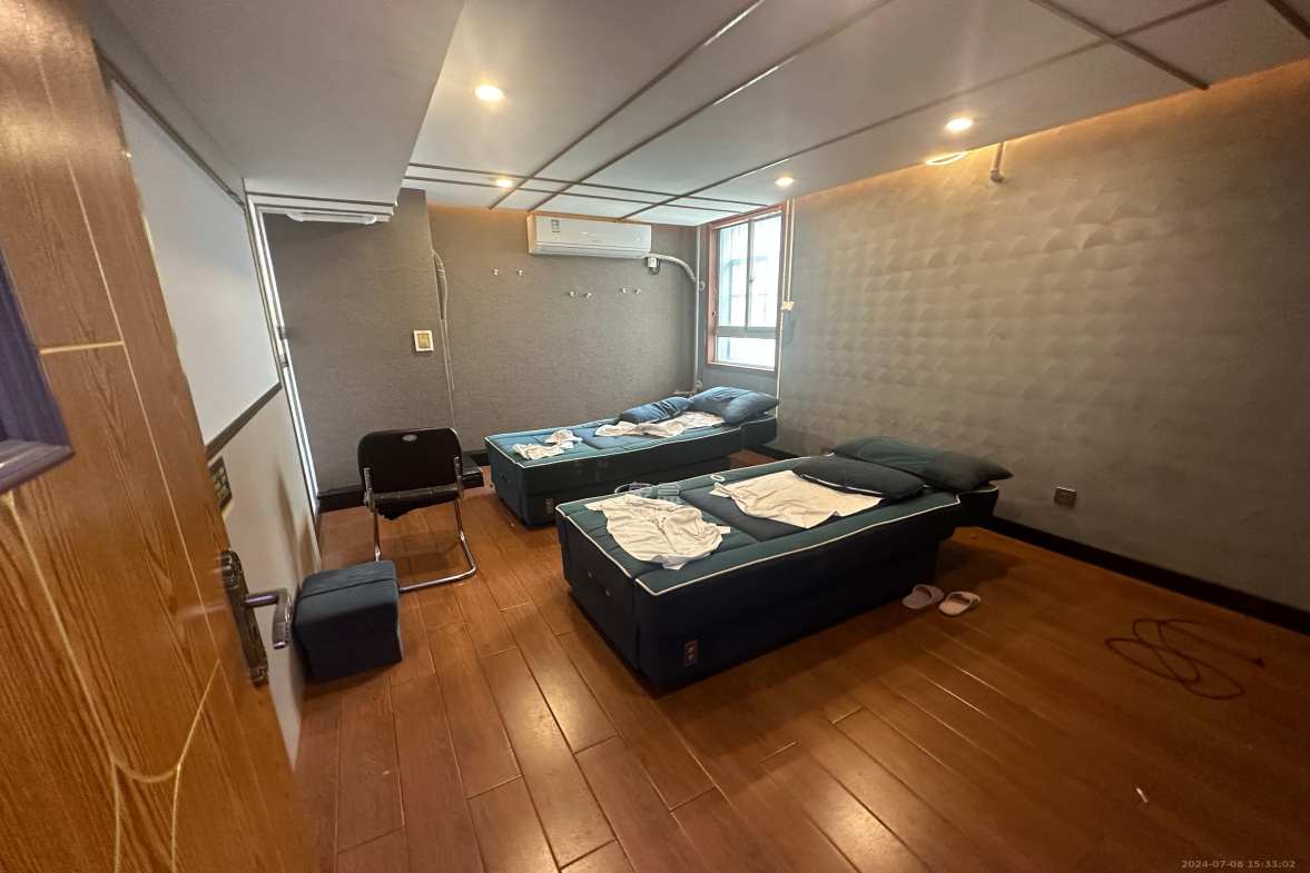 新世界百货（湖南供销大厦）  1室0厅0卫   7500.00元/月室内图