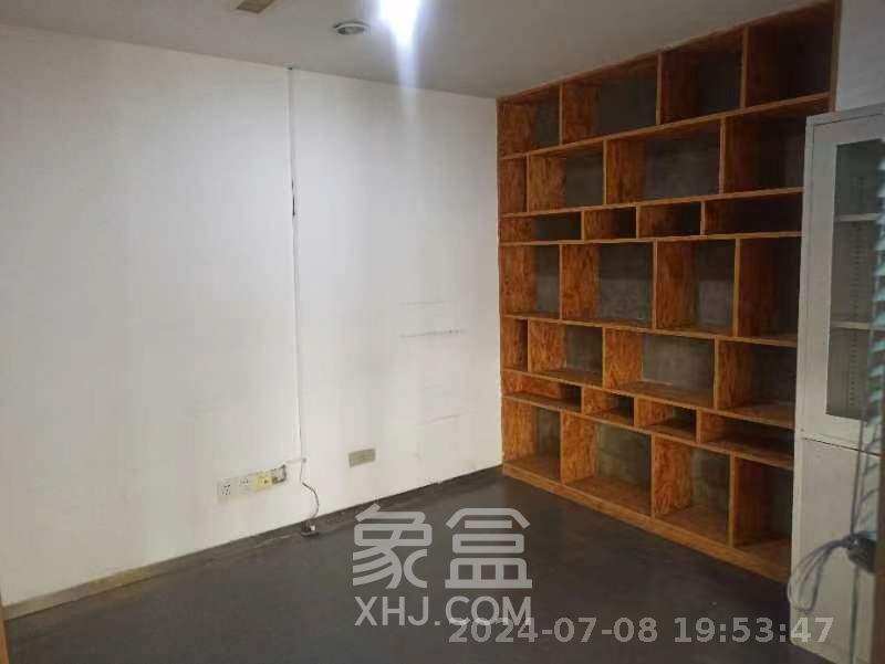 摩天一号  1室0厅0卫    10000.0元/月 摩天一号  1室0厅0卫    10000.0元/月室内图