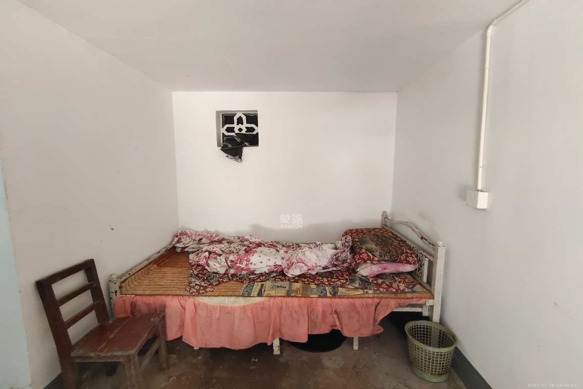 十五中单位宿舍  1室0厅0卫    666.0元/月室内图