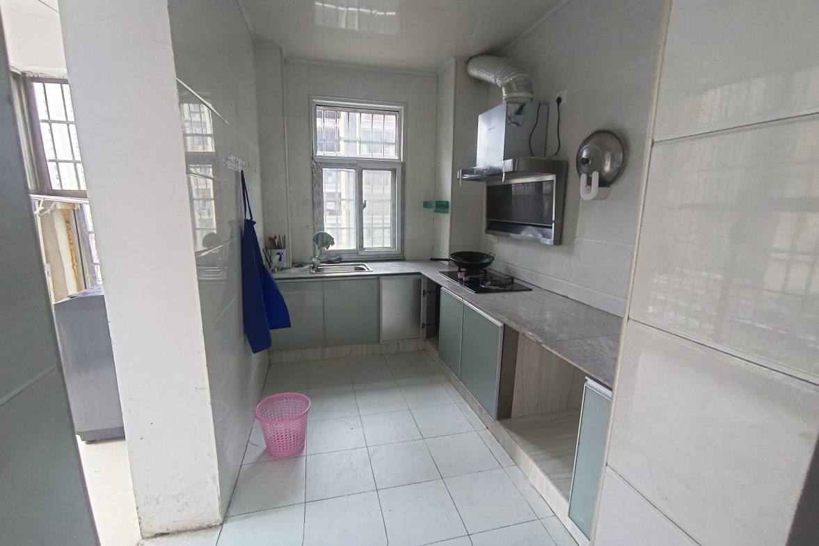 富厚名城  1室0厅0卫    1600.0元/月室内图1