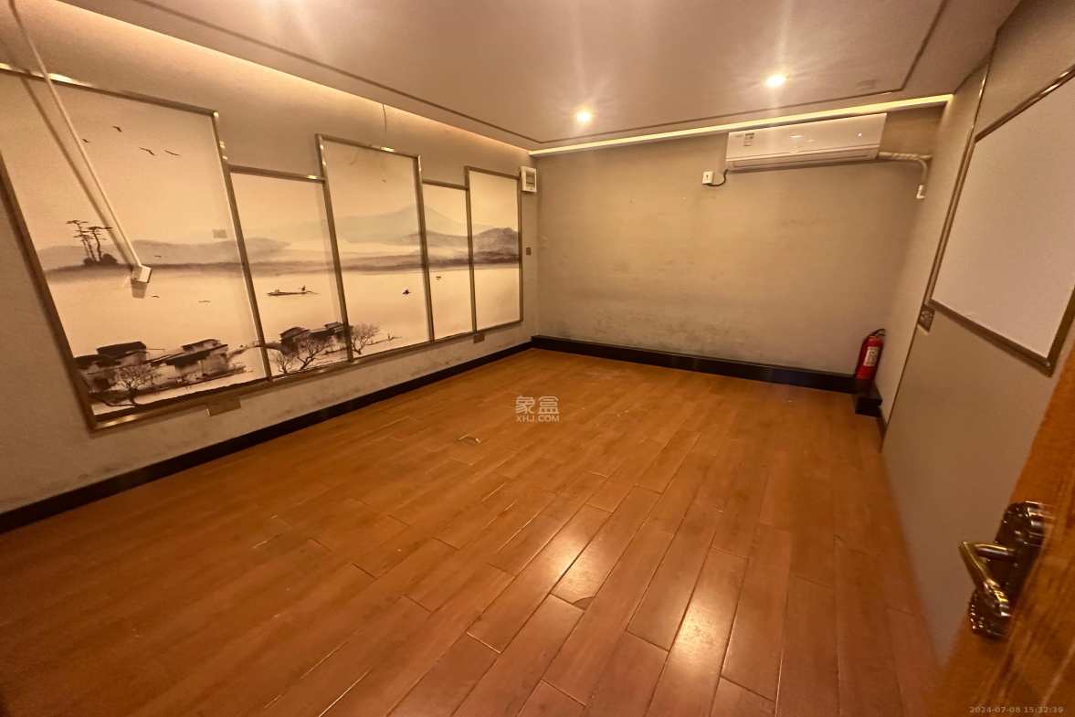 新世界百货（湖南供销大厦）  1室0厅0卫   7500.00元/月室内图