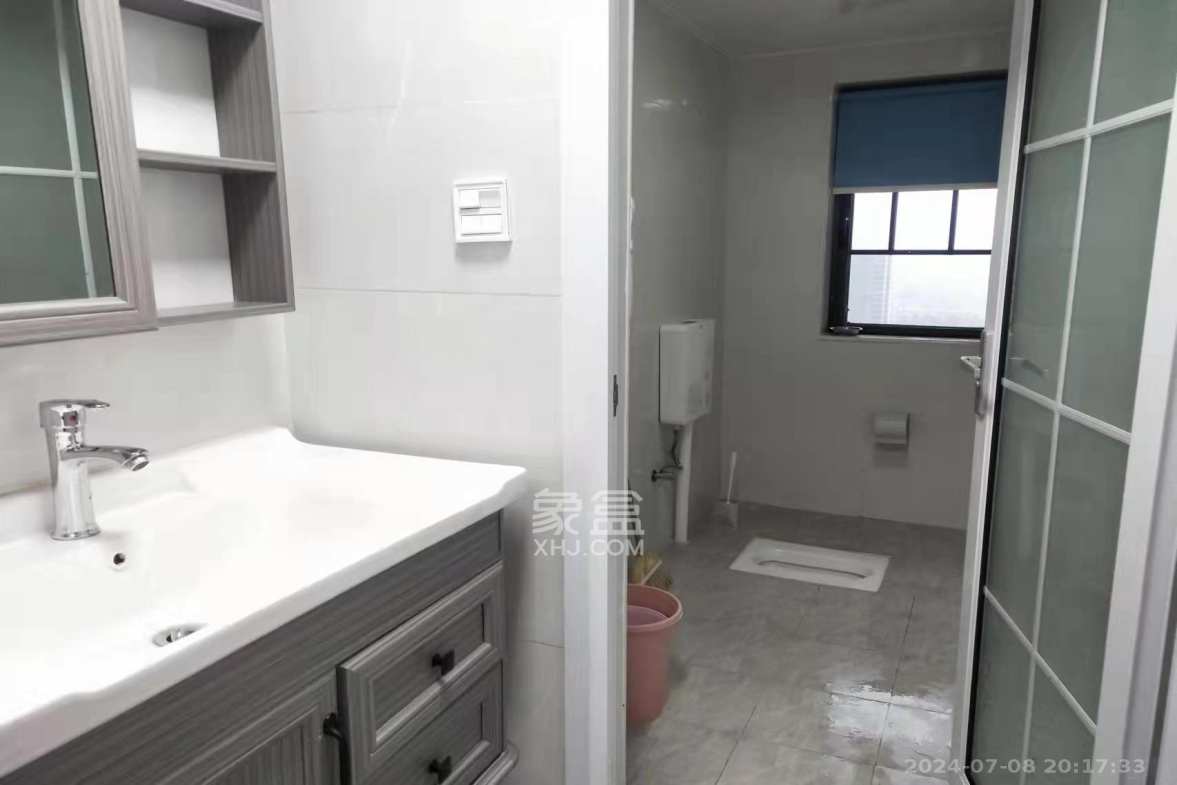 紫御江山  3室2厅2卫    2600.0元/月室内图