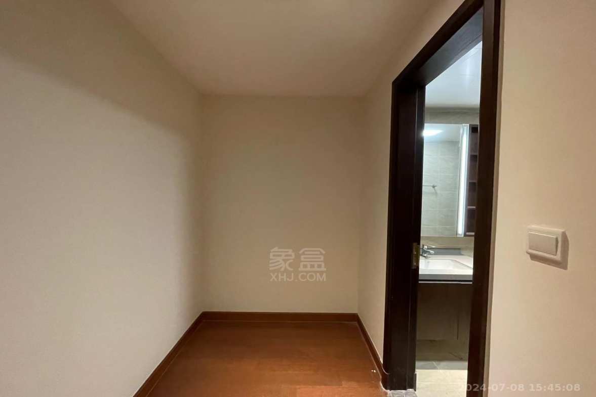 株洲恒大悦珑台  3室2厅2卫   1800.00元/月室内图
