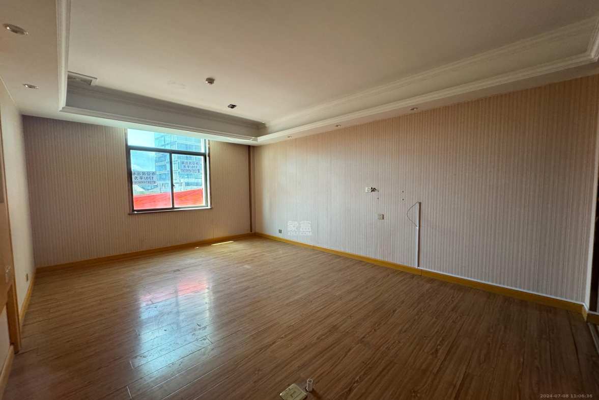 润和洋湖金座  1室1厅1卫    1500.0元/月室内图