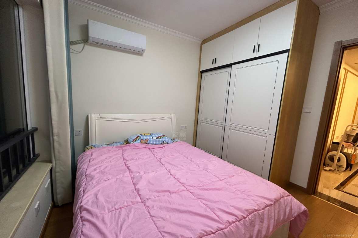 金科集美雅郡  3室2厅2卫    2000.0元/月室内图