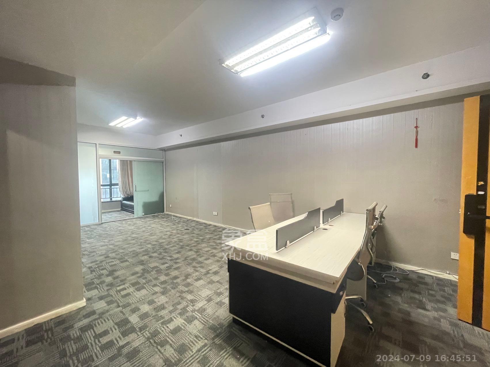 德思勤城市广场（宝格丽公寓）  1室1厅1卫    2500.0元/月