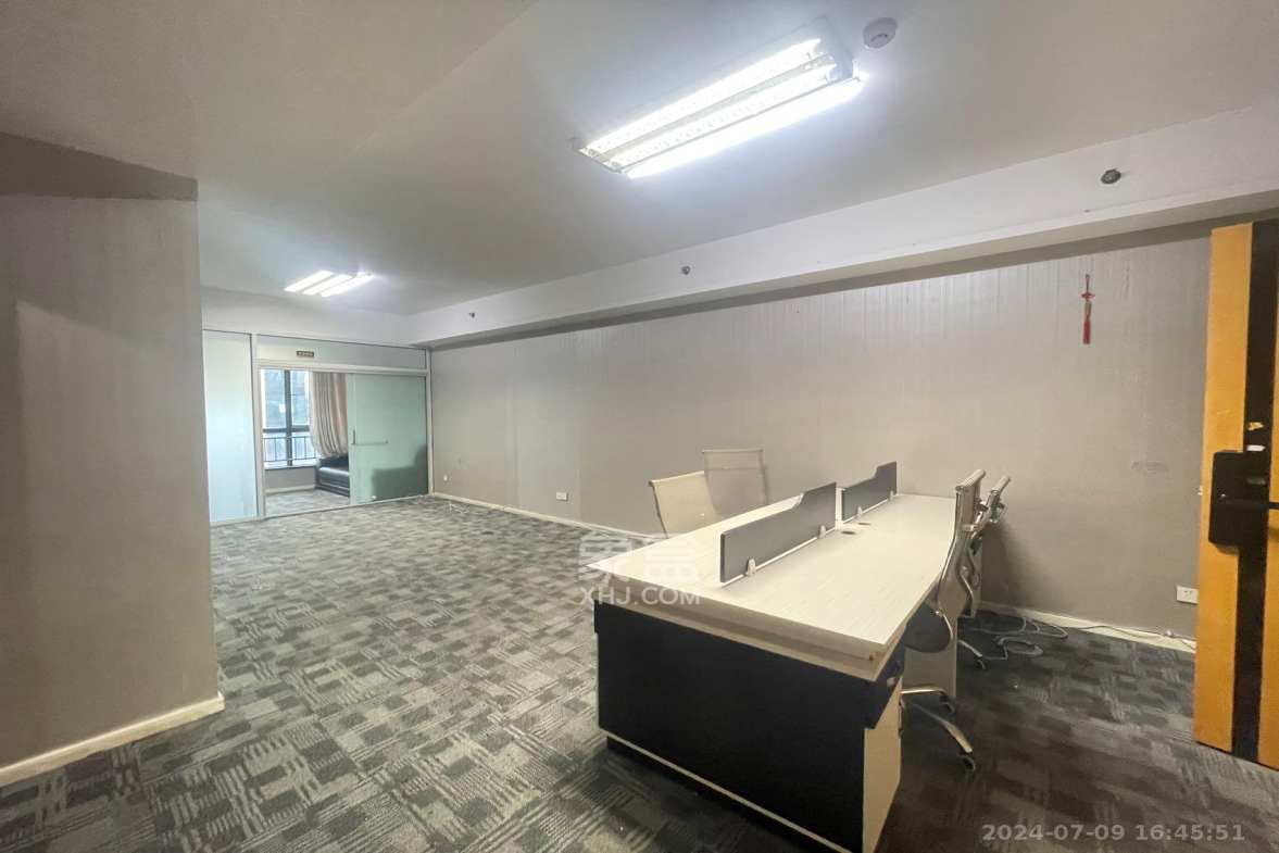 德思勤城市广场（宝格丽公寓）  1室1厅1卫   2500.00元/月室内图1