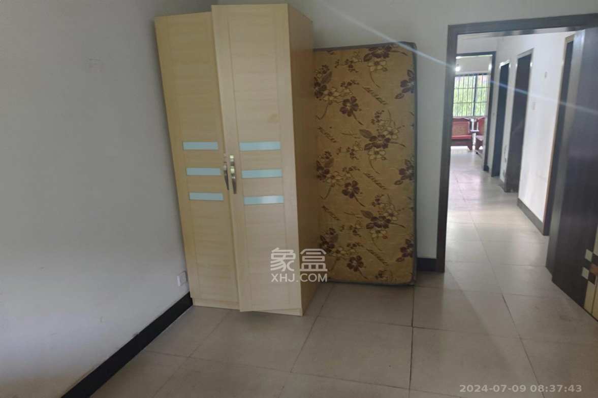 东方新城  2室2厅1卫    2200.0元/月室内图