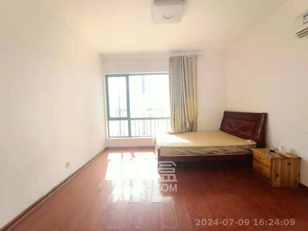 望兴景园一期  3室2厅2卫    2600.0元/月室内图