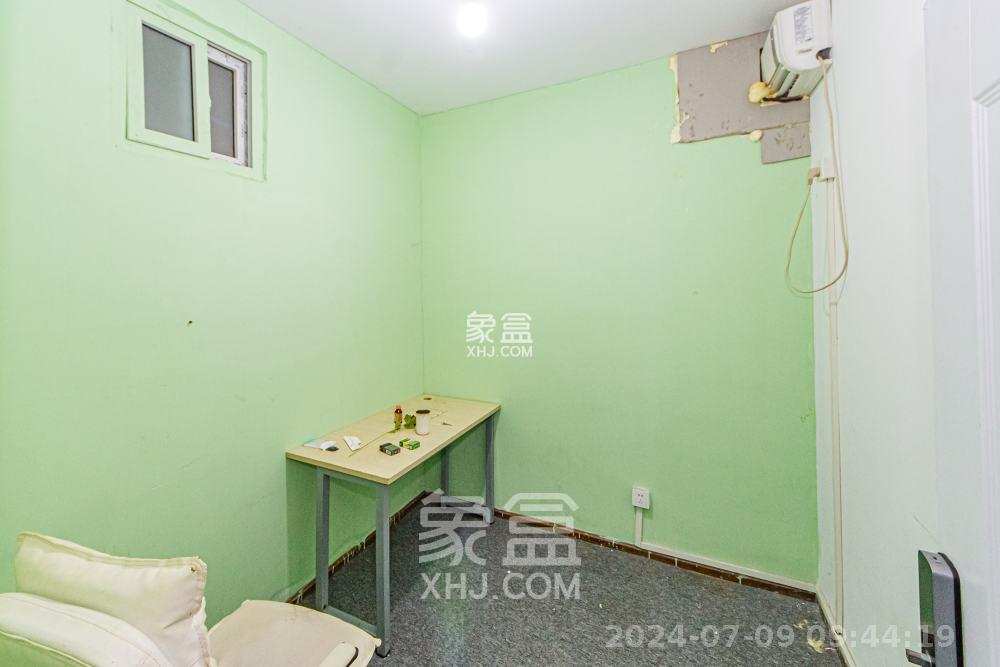 湘江世纪城湘江豪庭  4室2厅2卫   5000.00元/月室内图