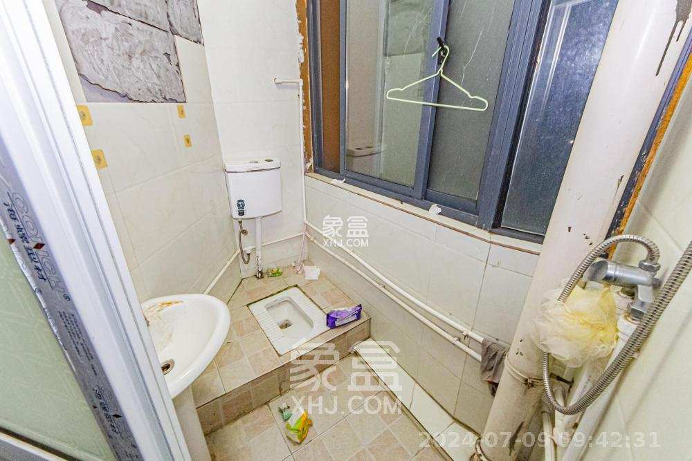 湘江世纪城湘江豪庭  4室2厅2卫   5000.00元/月室内图