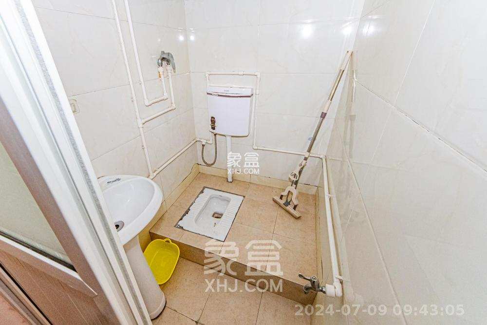 湘江世纪城湘江豪庭  4室2厅2卫   5000.00元/月室内图