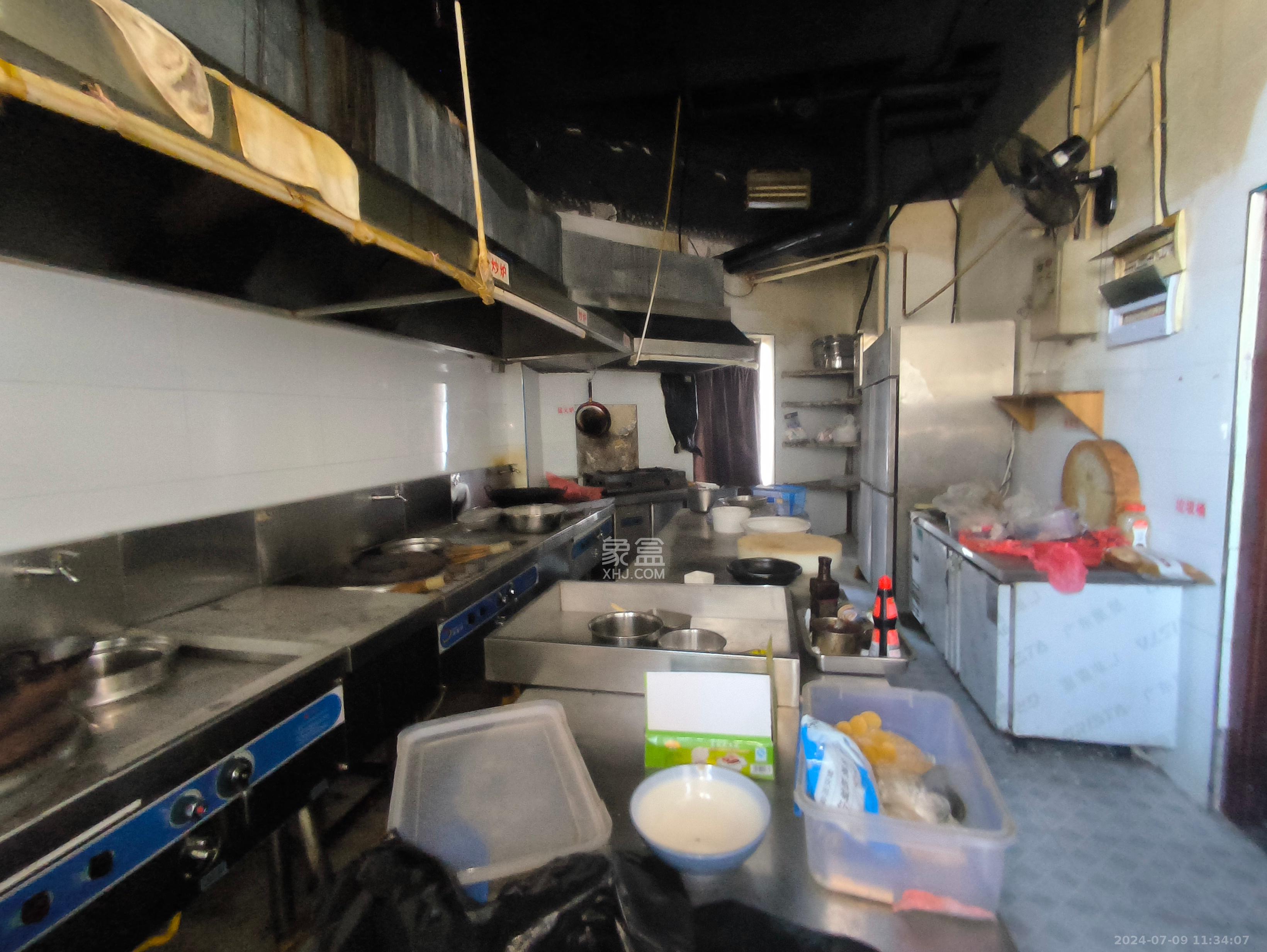 渔人码头   320.0㎡      30400.0元/月室内图