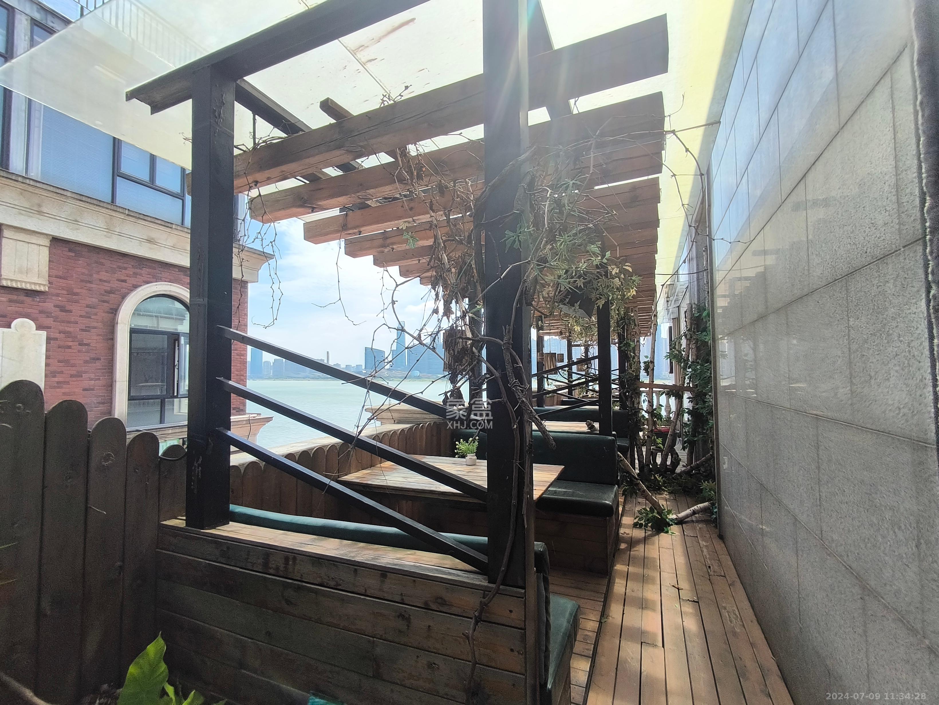 渔人码头   320.0㎡      30400.0元/月室内图