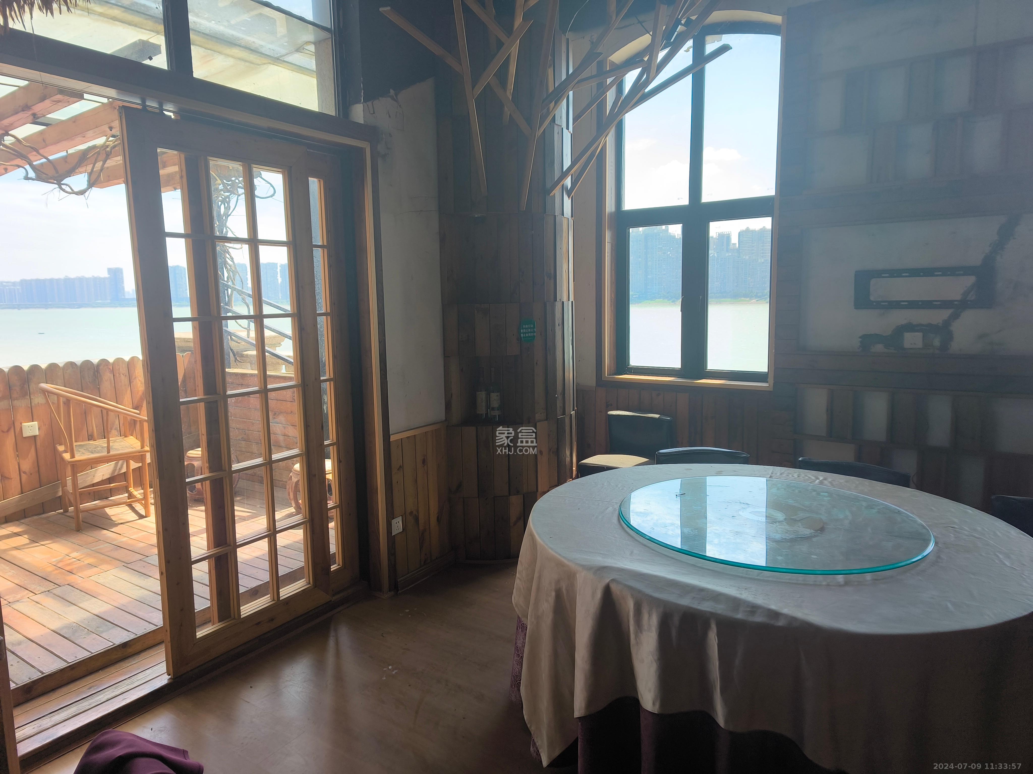 渔人码头   320.0㎡      30400.0元/月室内图