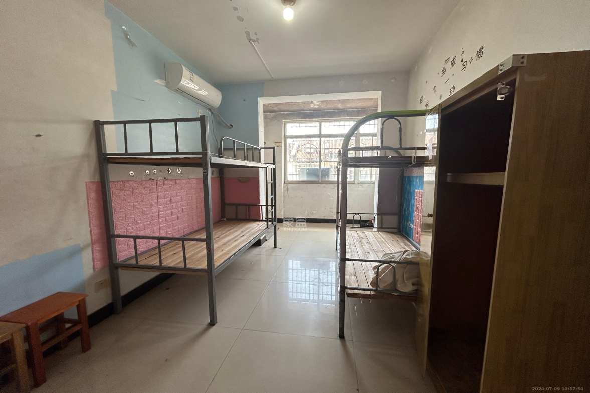 滨河小区 3室2厅1卫 1800.0元/月 滨河小区 3室2厅1卫 1800.0元/月室内图