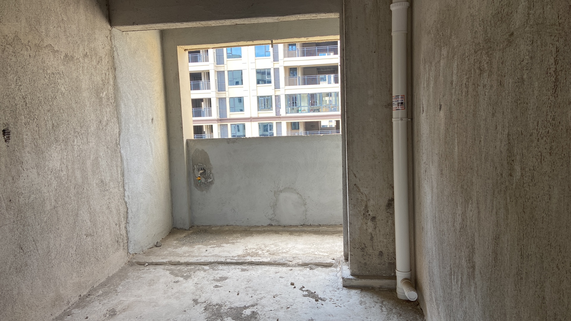 金信园林嘉园  3室2厅2卫    75.0万