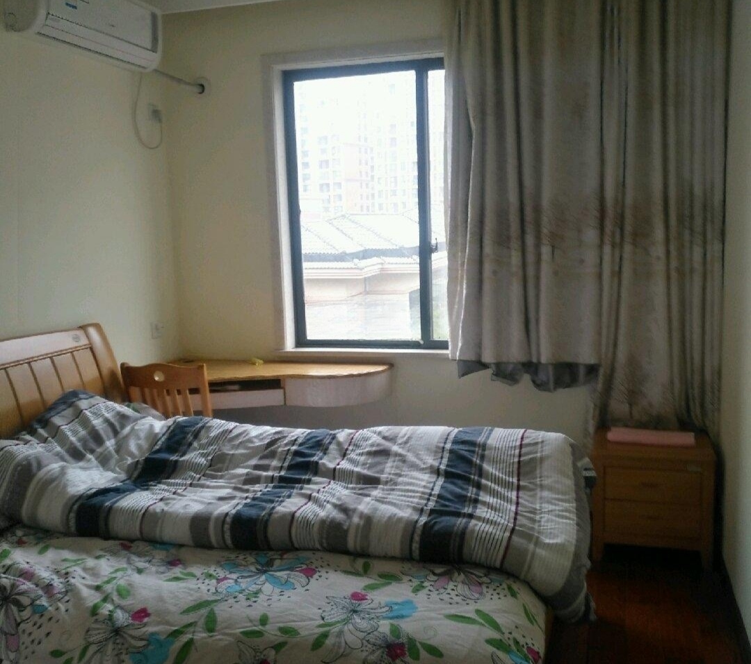 耀江花园东湖居  1室2厅2卫   1500.00元/月