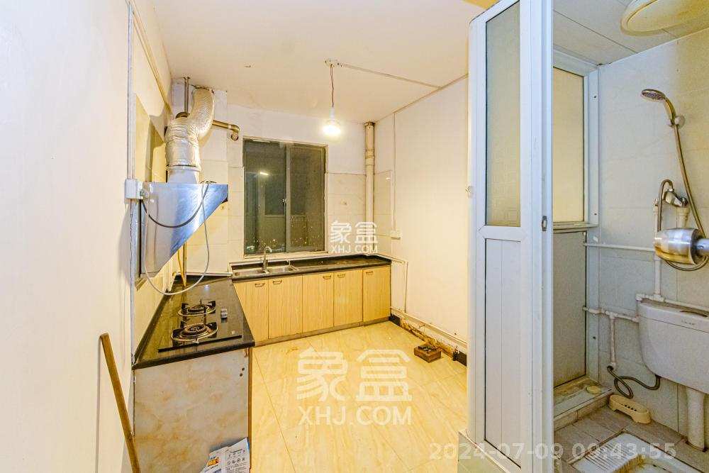 湘江世纪城湘江豪庭  4室2厅2卫   5000.00元/月室内图