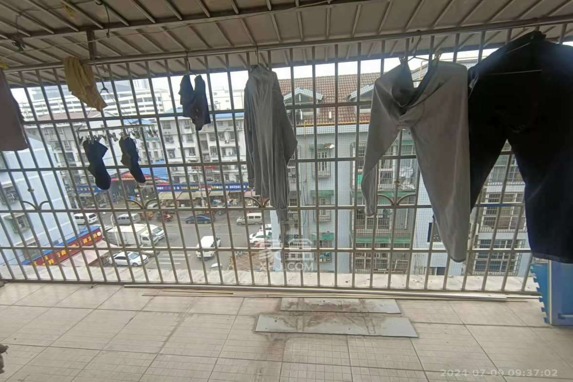 高桥粮油市场（高桥一号小区）  2室1厅1卫   1200.00元/月室内图