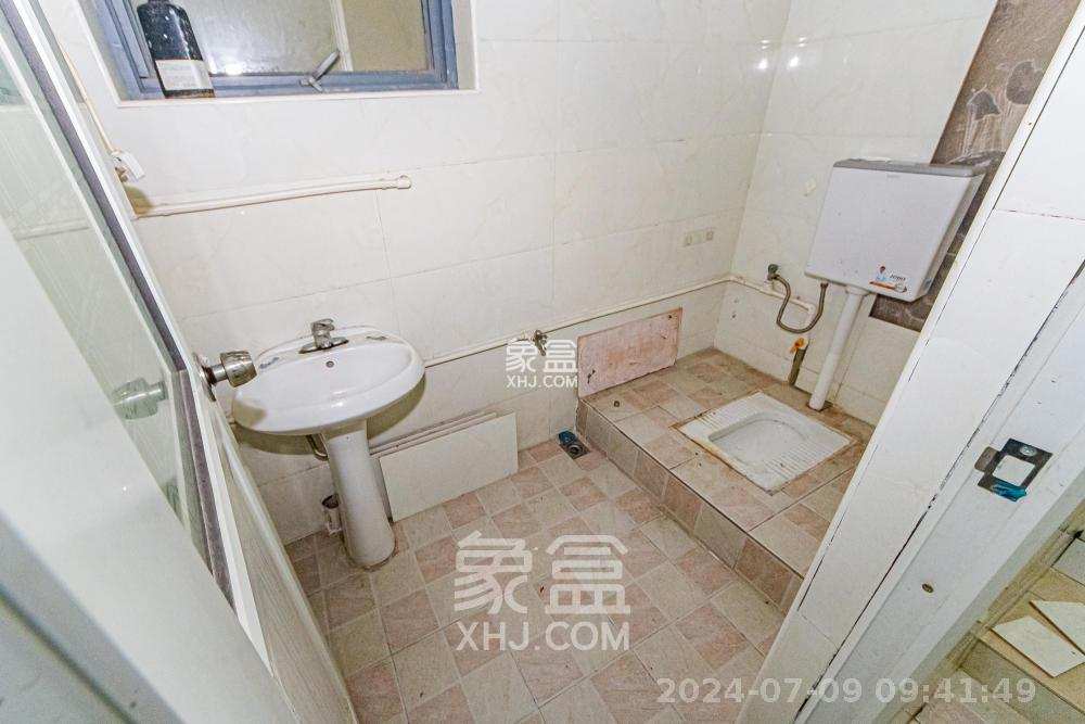 湘江世纪城湘江豪庭  4室2厅2卫   5000.00元/月室内图