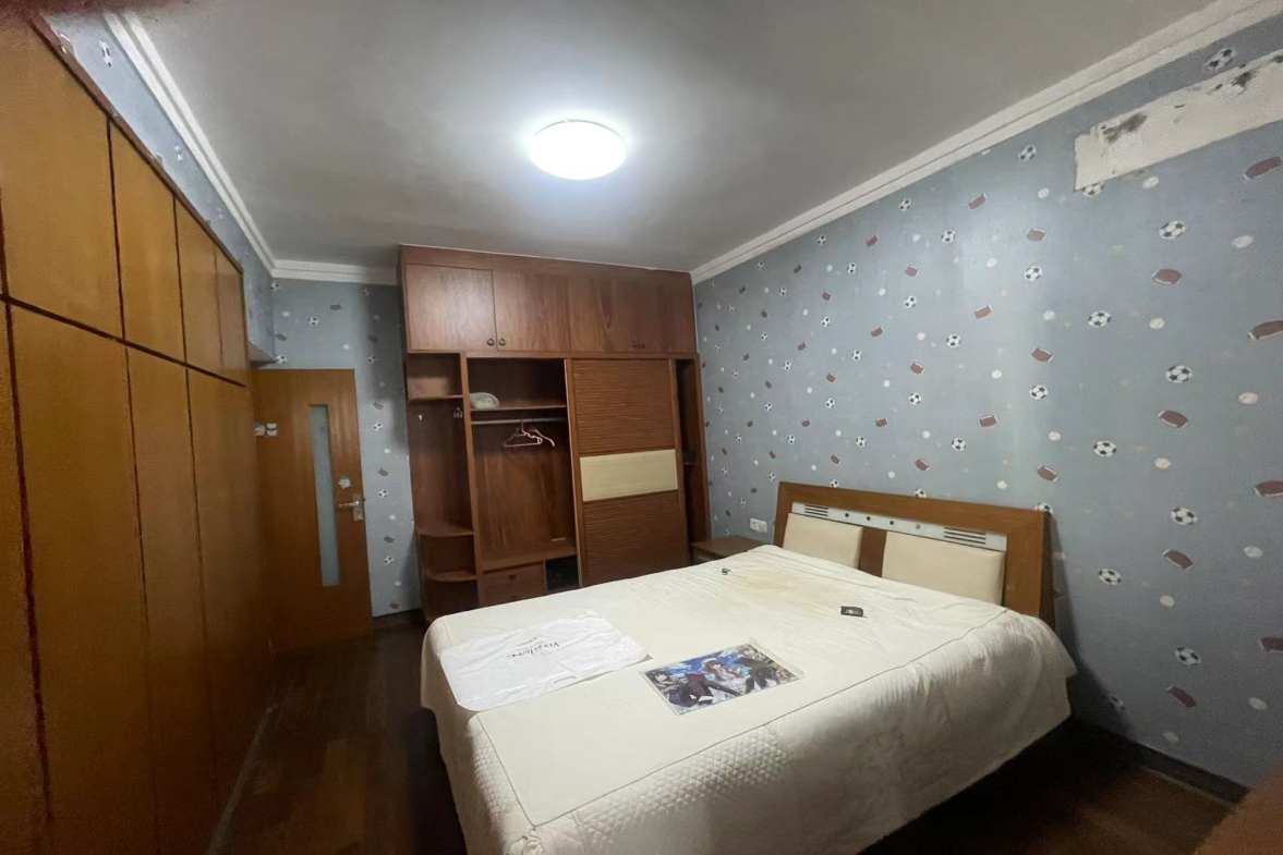 八一新村 3室2厅2卫 1580.0元/月 八一新村 3室2厅2卫 1580.0元/月室内图