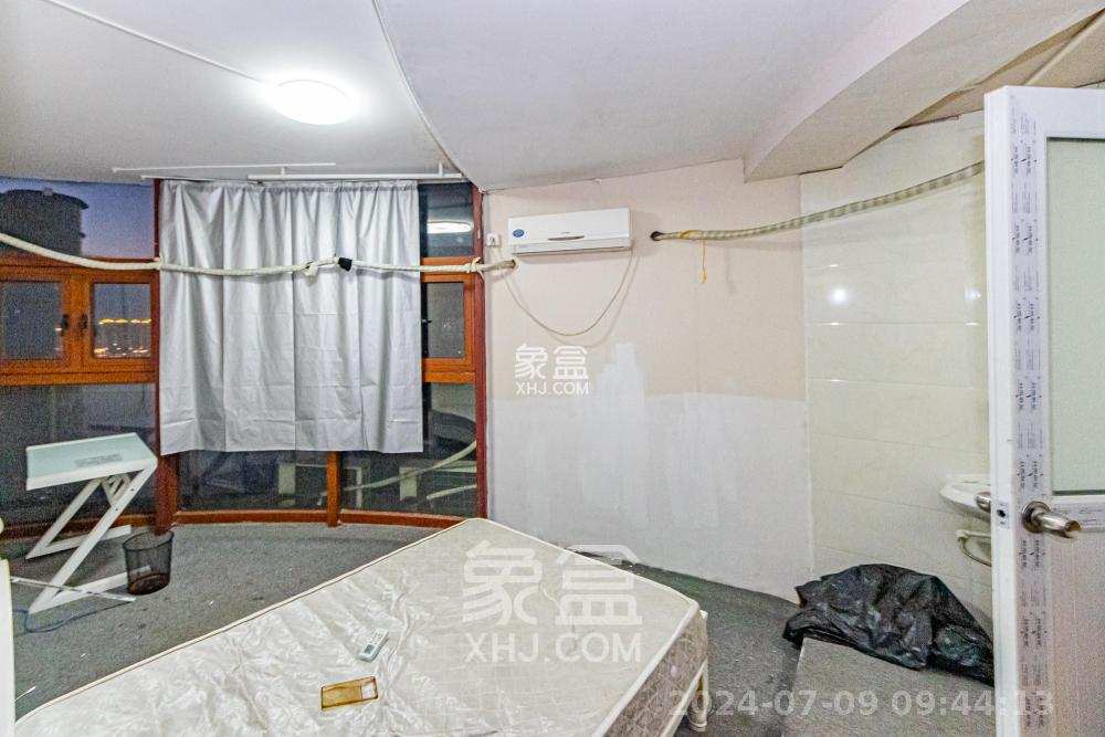 湘江世纪城湘江豪庭  4室2厅2卫   5000.00元/月室内图