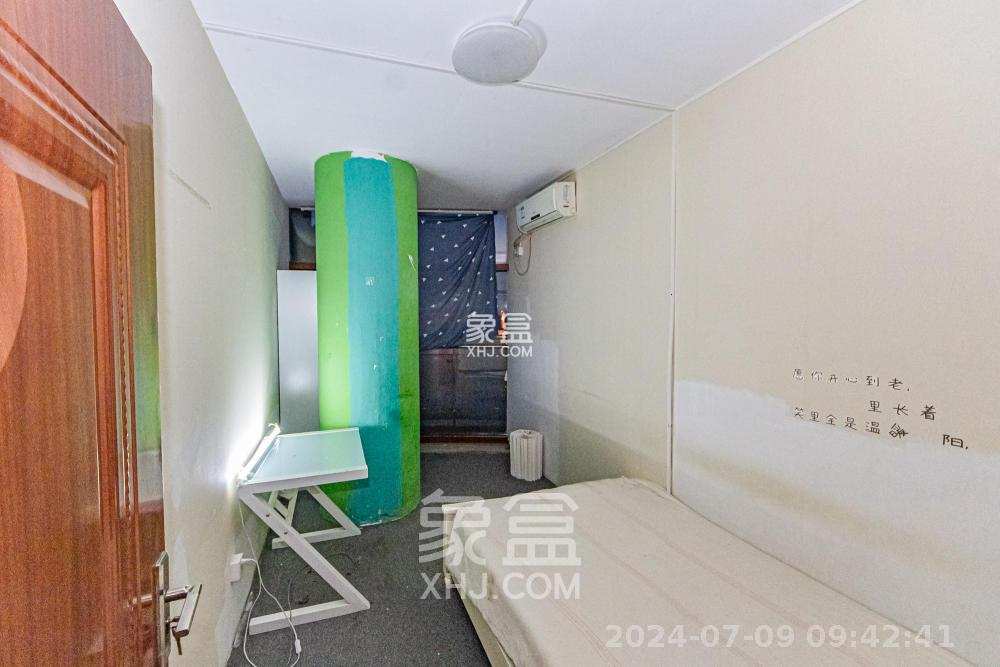 湘江世纪城湘江豪庭  4室2厅2卫   5000.00元/月室内图